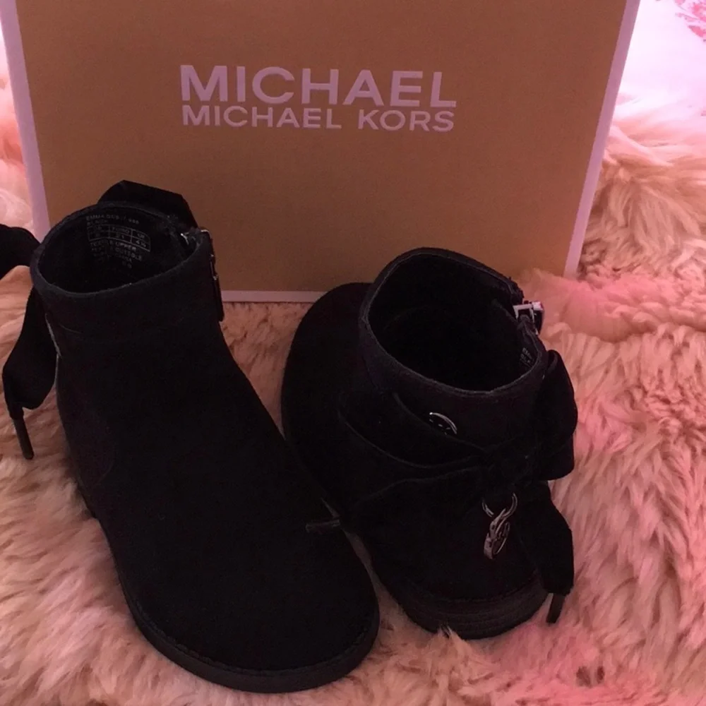 ✨Michael Michael Kors gorgeous boots size 5  NWT✨
